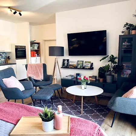 Huebsches Design Apartment Mit Parkplatz Im Zentrum Von Koenigstein Exterior foto