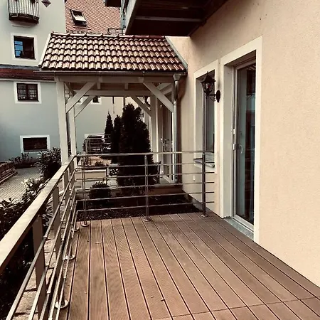 Huebsches Design Apartment Mit Parkplatz Im Zentrum Von Koenigstein Exterior foto