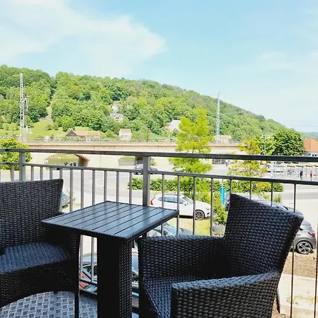 Huebsches Design Apartment Mit Parkplatz Im Zentrum Von Koenigstein Exterior foto