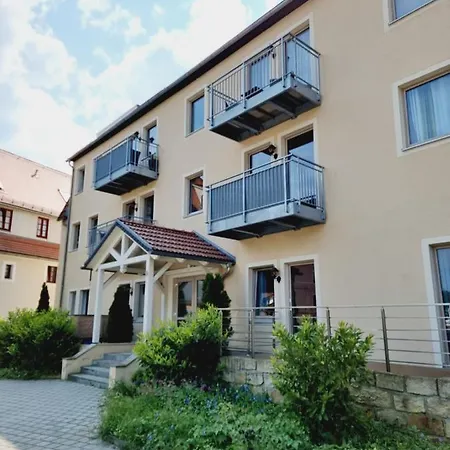Huebsches Design Apartment Mit Parkplatz Im Zentrum Von Koenigstein Exterior foto