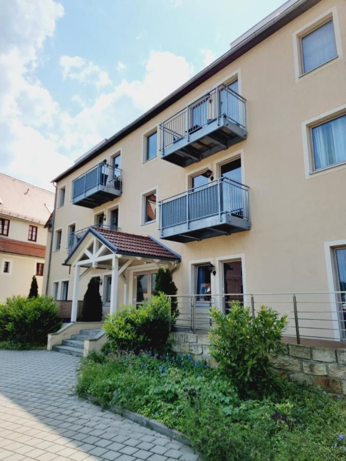 Huebsches Design Mit Parkplatz Im Zentrum Von Königstein